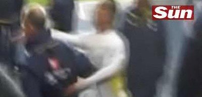 VIDEO! Un jucator de Tottenham, aproape sa bata mar un fan pentru ca l-a facut o MIZERIE