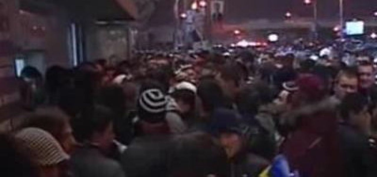 Imagini NEBUNE in Giulesti! Spadacio, aproape de bataie pe teren, teroare la portile stadionului_1