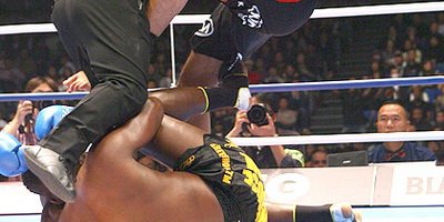 VIDEO:&nbsp;Faza care a socat anul trecut:&nbsp;cum l-a calcat Badr Hari pe cap pe Bonjasky!