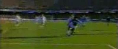 VIDEO:&nbsp;Maradona, zeul siretlicurilor! VEZI alte 3 meciuri unde a inscris cu mana!