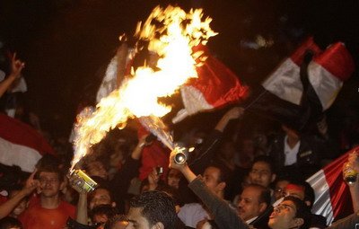 FOTO: Fotbalul groazei la Cairo! Fanii s-au batut pe strazi dupa meci!
