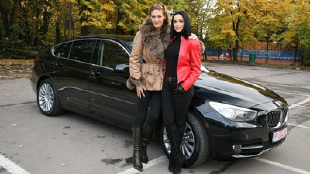 Vezi ce super BMW seria 5 GT conduce Andreea Marin Banica! FOTO:_1