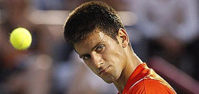 Federer, batut de Djokovic in finala de la Basel: 6-4, 4-6, 6-2