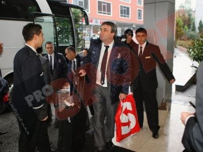 FOTO: Steaua a aterizat in Turcia! Becali:&nbsp; Odihnim jucatorii cu Fener!