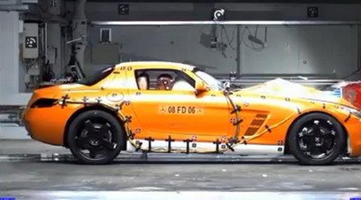 Vezi cum se face PRAF un Mercedes-Benz SLS AMG de 180.000 de euro! VIDEO: