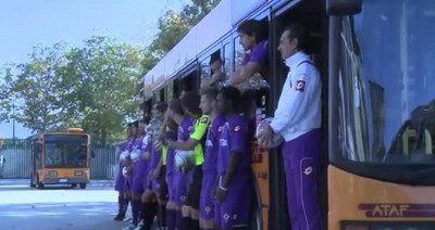 VIDEO Mutu a pozat cu autobuzul Fiorentinei! Vezi echipa pentru meciul cu Catania!
