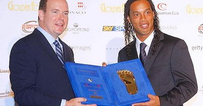 Am un mesaj pentru toata lumea: Sunt Ronaldinho si vreau sa joc!