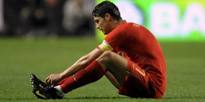 VIDEO! Iau 30.000 de euro&nbsp;sa-l scot definitiv din fotbal pe C. Ronaldo!