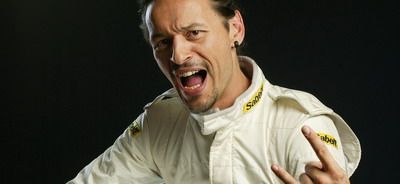 George Vintila strabate Bucurestiul la volanul unei Toyota IQ!_1