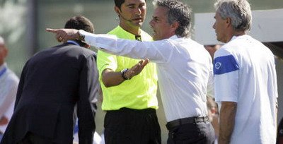 VIDEO / Mourinho, criza de nervi pe banca! Chivu, notat cu 6!