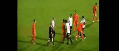VIDEO / El este mai TARE ca Zidane la lovitura de cap.. in gura!