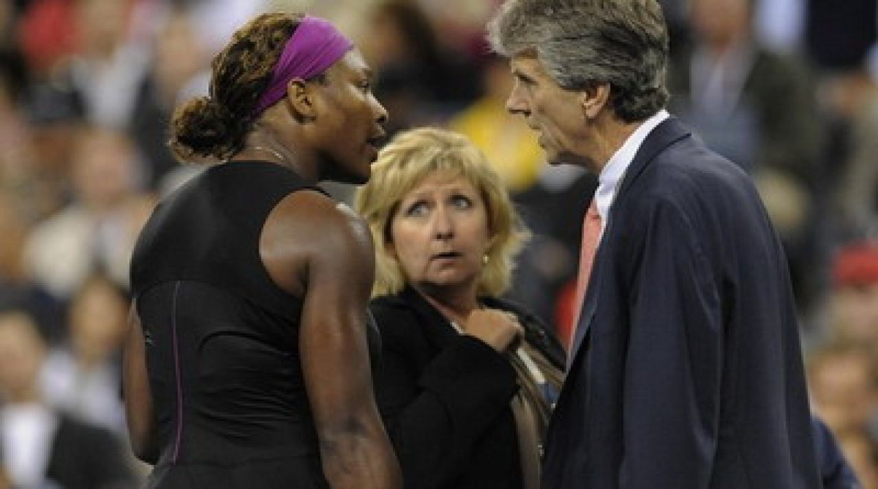 'Iti bag mingea asta pe gat!' sau unul dintre cele mai urate momente din istorie in sport!_1