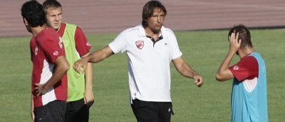 Dorinel si-a trimis jucatorii la psiholog ca s-o bata pe Dinamo :))