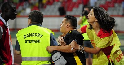 FOTO si VIDEO / Incredibil: fanii o pot scoate pe Dinamo 3 ani din Europa: