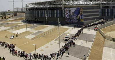 VIDEO Emotionant! Mii de fani si-au luat adio de la Dani Jarque!