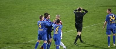 Cosmarul brichetei la Steaua! Stancioiu: Am fost lovit in cap cu o bricheta!