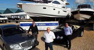 OFERTA&nbsp;VERII:&nbsp;Cumperi un iaht, primesti un Bentley!