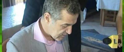 Stelistii, fara pasapoarte! Gigi e contra pasapoartelor biometrice :)