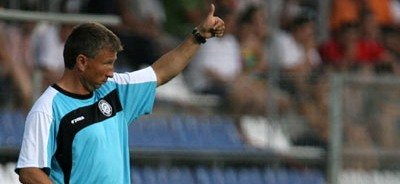 Petrescu:"Castigam cu arbitrii straini! Plec din tara in curand!"
