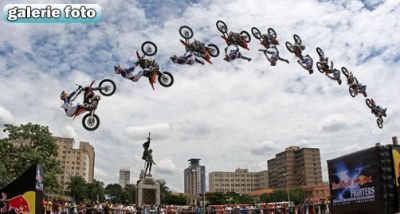 FOTO si VIDEO! Piloti care n-au minte... dar au motoare!