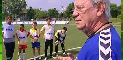 VIDEO: 170 de copii au incercat sa-i arate lui&nbsp;Gica Popescu ca pot ajunge la Porto