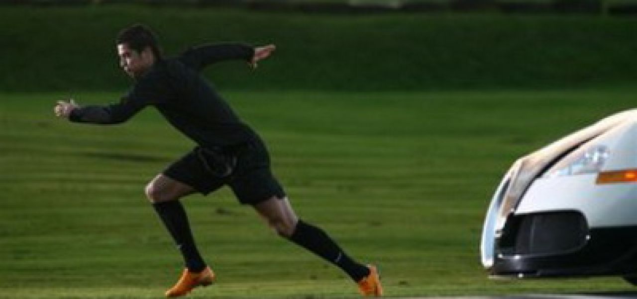 FOTO: Cristiano Ronaldo si-a scos la vanzare super-masinile pe internet!_1