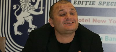 Mititelu a platit 2000 de euro pentru o manea copiata! Asculta aici imnul Craiovei!