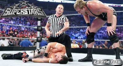 FOTO! Aici incepatorii pot sa-i ia la bataie pe Cena si&nbsp;Undertaker!