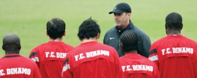 Sambata in editia tiparita ProSport: Un jucator de la Dinamo rupe tacerea!