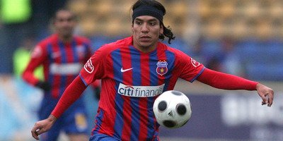 Ajuta-l pe Gigi Becali! Propune aici o echipa pentru Dayro Moreno!
