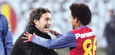 Dinu: MM e singurul conducator din Romania care a transferat o maimuta, Elton!