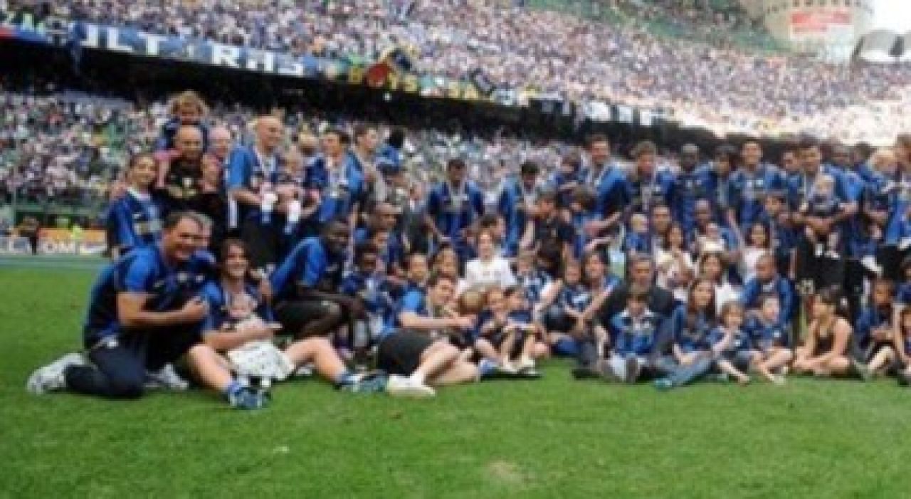 FOTO! Chivu a sarbatorit titlul cu Natalia in brate!_1