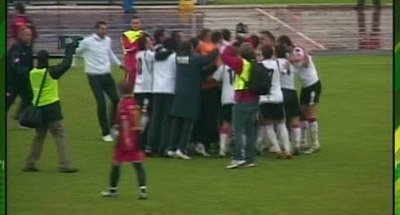 VIDEO:&nbsp;Alba&nbsp;Iulia, &nbsp;in Liga&nbsp;1!Falub: Vrem sa fim ca Unirea Urziceni! Vezi cum s-au bucurat jucatorii!