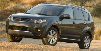 Noul Mitsubishi Outlander i-a purtat ghinion: Mihai Stoica a facut accident!