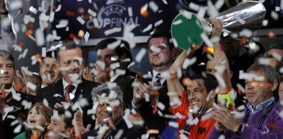 Mircea&nbsp;Lucescu si Rat au luat Cupa UEFA! Sahtior 2-1&nbsp;Werder! Vezi super imagini!