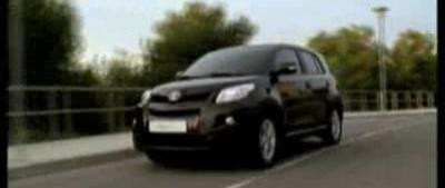 Toyota Urban Cruiser: e mini sau e SUV?