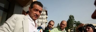 Becali, noul antrenor al Stelei: Eu fac echipa, eu fac tot, doar nu-l las pe Pedrazzini!