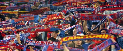 Suporterii Stelei s-au batut cu jandarmii pe strazi!