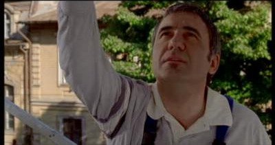 SUPER CLIP: Vezi cum zugraveste Hagi o casa, Ilie Nastase s-a facut bucatar iar Gabi Szabo este secretara!
