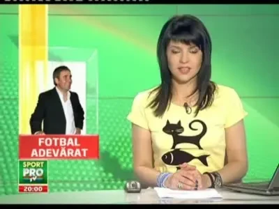 Chivu si Lobont fac caterinca prin reclame: "Saru-mana doamna Chivu , Cristi e acasa?"