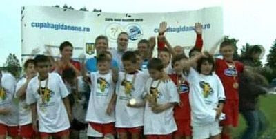 Hagi isi cauta urmasul la Cluj: ofera o bursa de un an la Academia Hagi!