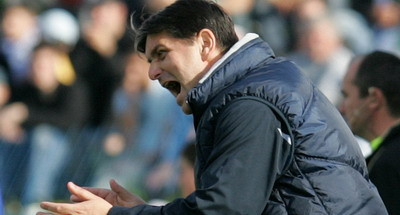 Lacatus isi joaca postul..din tribuna! Ce face Steaua fara Ghionea, Goian, Lovin si Banel?