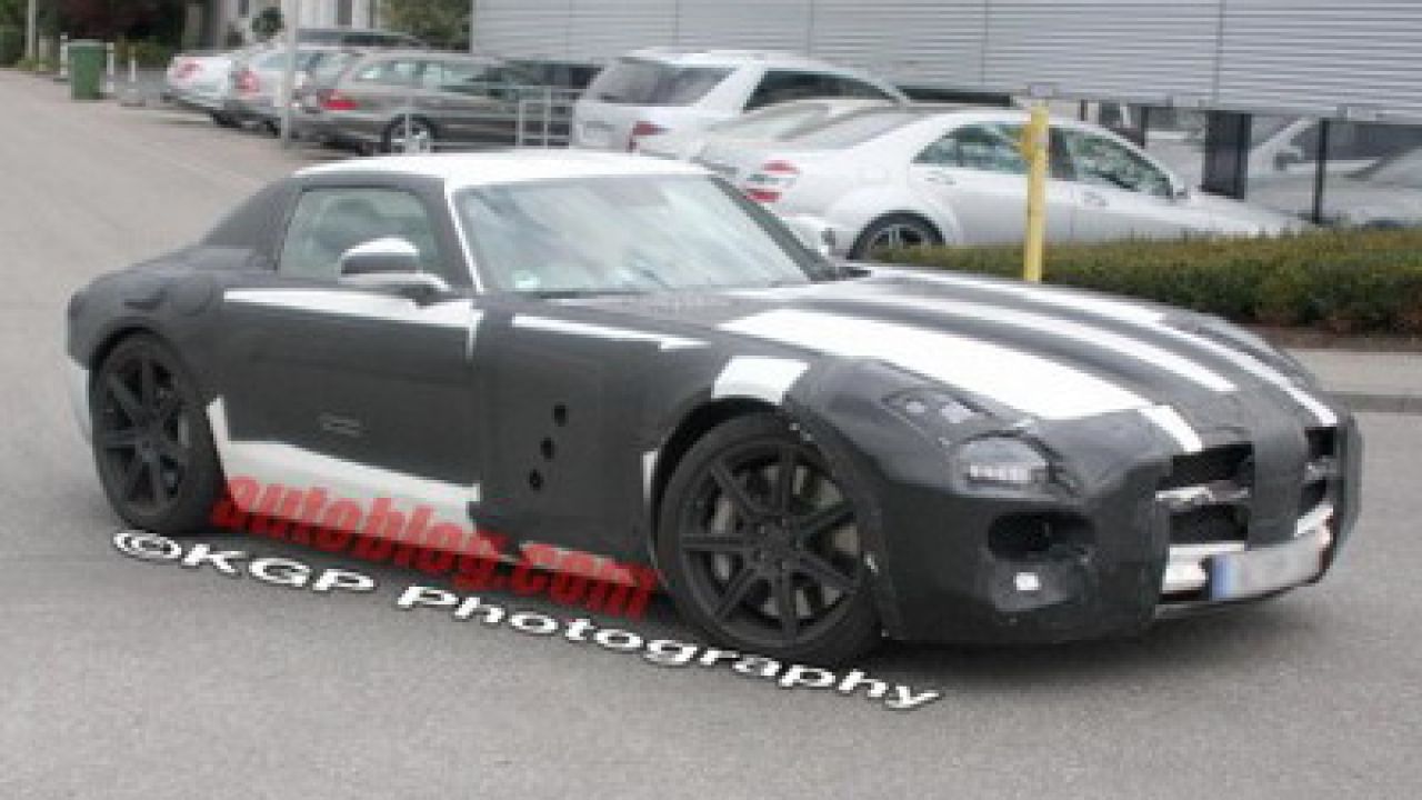 Vezi foto spion cu Mercedes Sls!_1