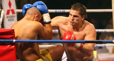 Dintr-o bucata! Incepe Kombat.ro &acirc;&euro;&ldquo; campionatul de sperante pentru supergalele Local Kombat