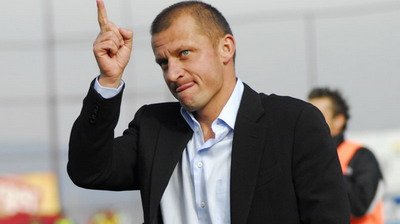 Dorinel Munteanu le cere 510.000 de lei daune morale lui Porumboiu si Penescu! Porumboiu: "Sa stea linistit, daca vrea, pot sa dezgrop si eu toti mortii!"