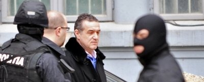 Nu platim cautiunea Cum poate Becali sa fie LIBER de Paste!