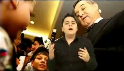 VIDEO: E iubit si apreciat si pe nedrept acuzat! Vezi maneaua dedicata lui Gigi Becali!