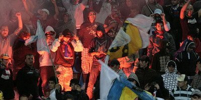 Fanii Stelei, fara mila: Nu conteaza rezultatele echipei, sa plece Becali este important acum!