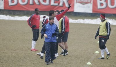 Jindra l-a accidentat pe Nuno Claro iar Uhrin s-a luat de Culio la antrenament!