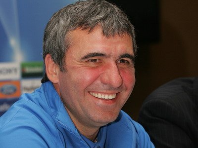 Indicii de la Becali: Hagi in locul lui Piti? Nu antreneaza si e acum in Constanta. Hagi? Nu stiu :)